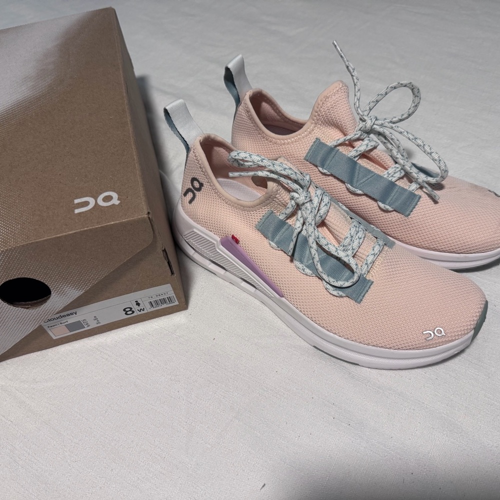On Running Blush and Gray Cloudeasy